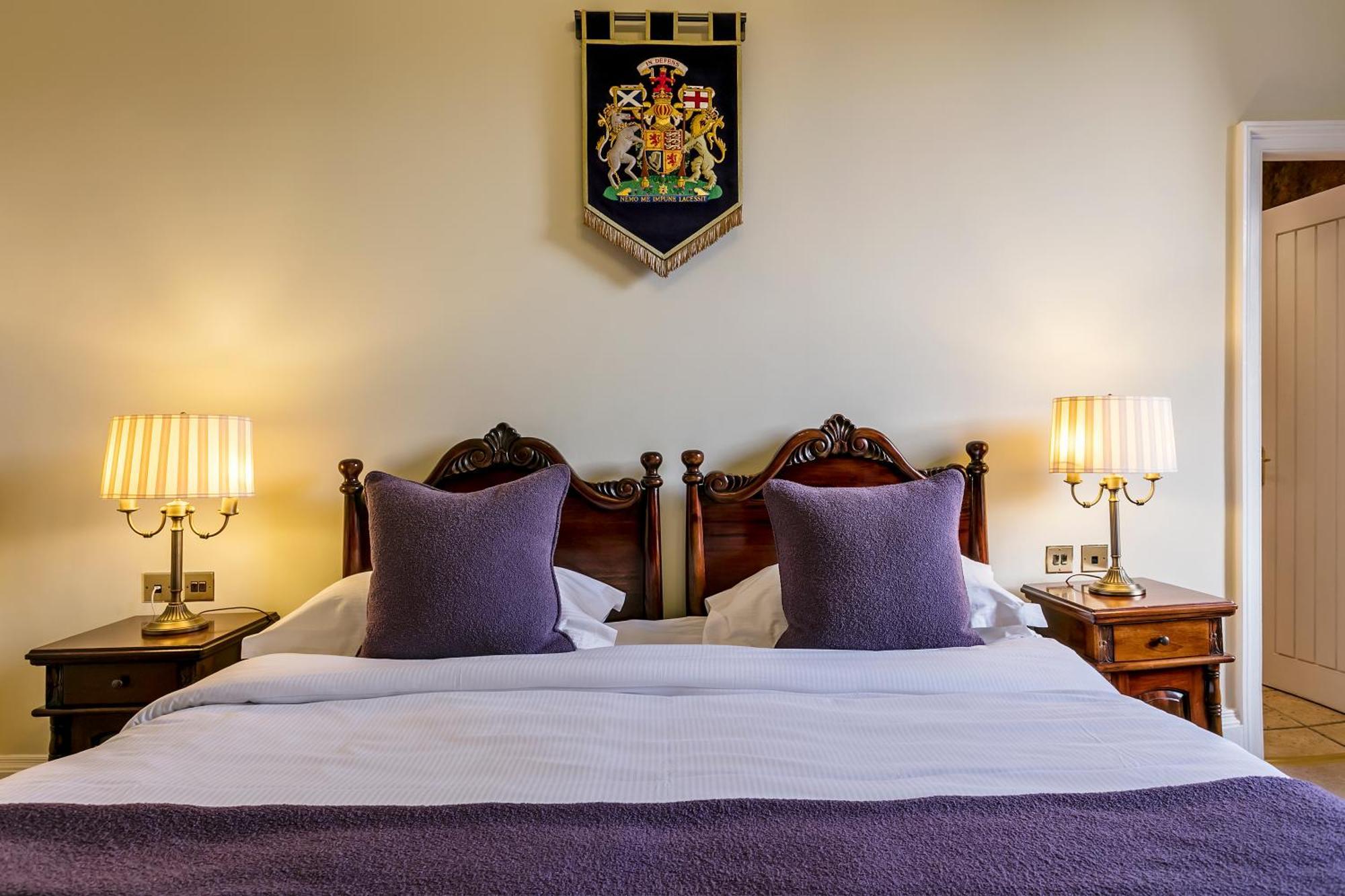 Dalhousie Castle Hotel Bonnyrigg Bilik gambar